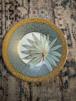 Dimlaj Fine Porcelain Plate Gold Accents Leaf Design
