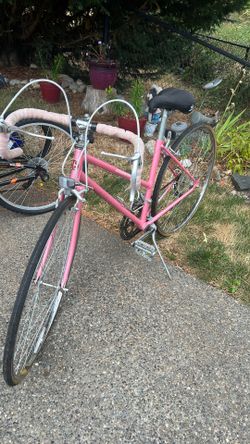 Pink 10 speed Ladies/girls bike