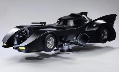 Hot Toys Batmobile 1989 Newest Issue