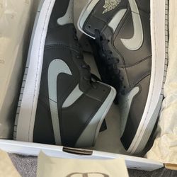 Jordan 1 Mid Shadow