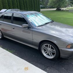 03 BMW  525i 