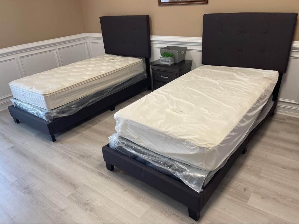 ❤️ 2 TWIN BED FRAMES , 2 TWIN MATTRESSES $580