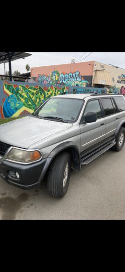 2000 Mitsubishi Montero