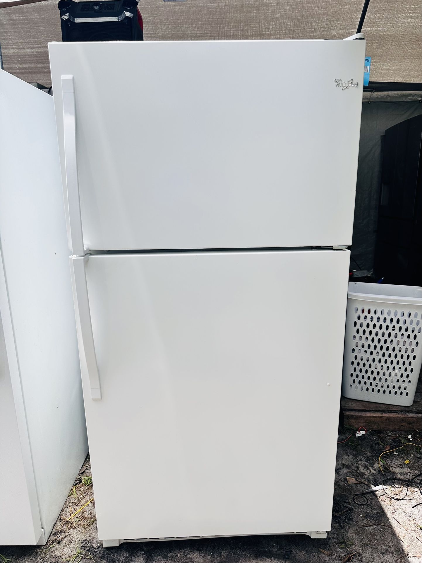 Whirlpool Refrigerator 32 Wide