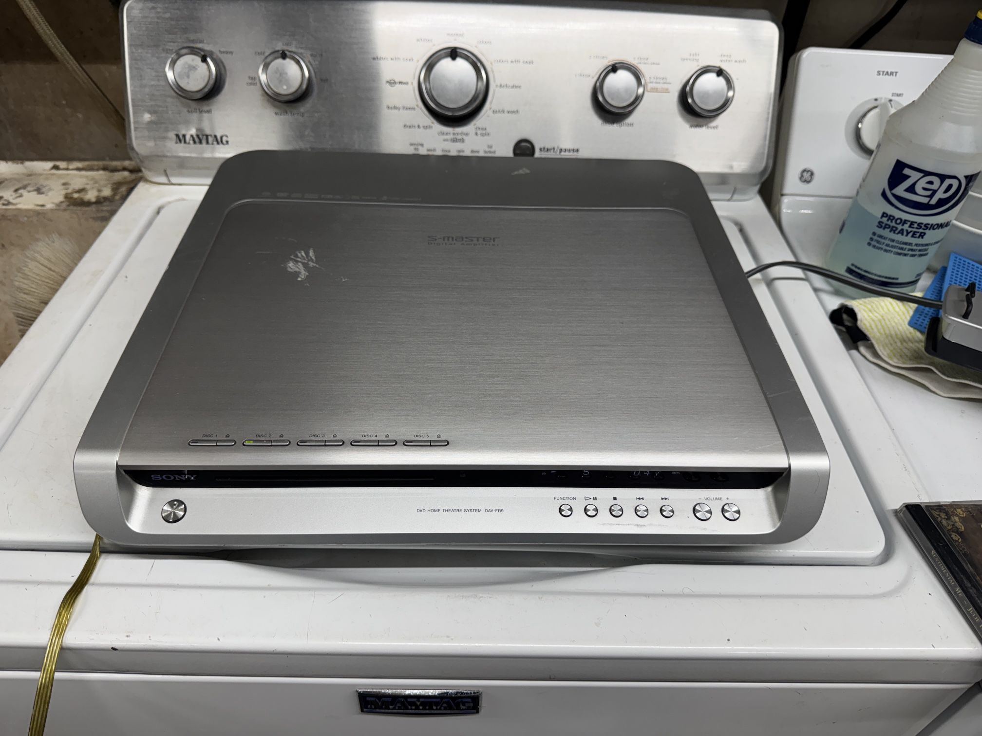 5 Disc Sony DVD CD Player And Subs