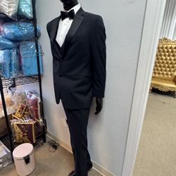Boutique closing store