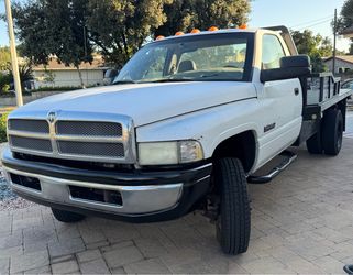 2001 Dodge Ram 3500 4x2 Flatbed Truck