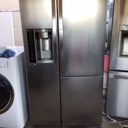 LG Side By Side Refrigerator 