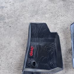 JEEP GLADIATOR Tapetes Originales Todo Clima (Juego Completo)