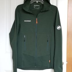 MAMMUT Mens Small FLEECE Lined Inside LIGHTWEIGHT fleece is essential for all-season exploration. 