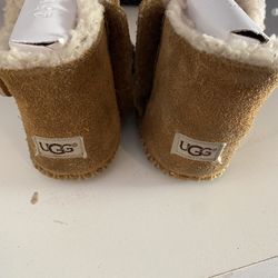 UGG Lemmy II Bootie For Kids Size 4/5