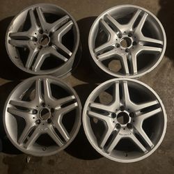 Staggered Mercedes AMG Wheel Set