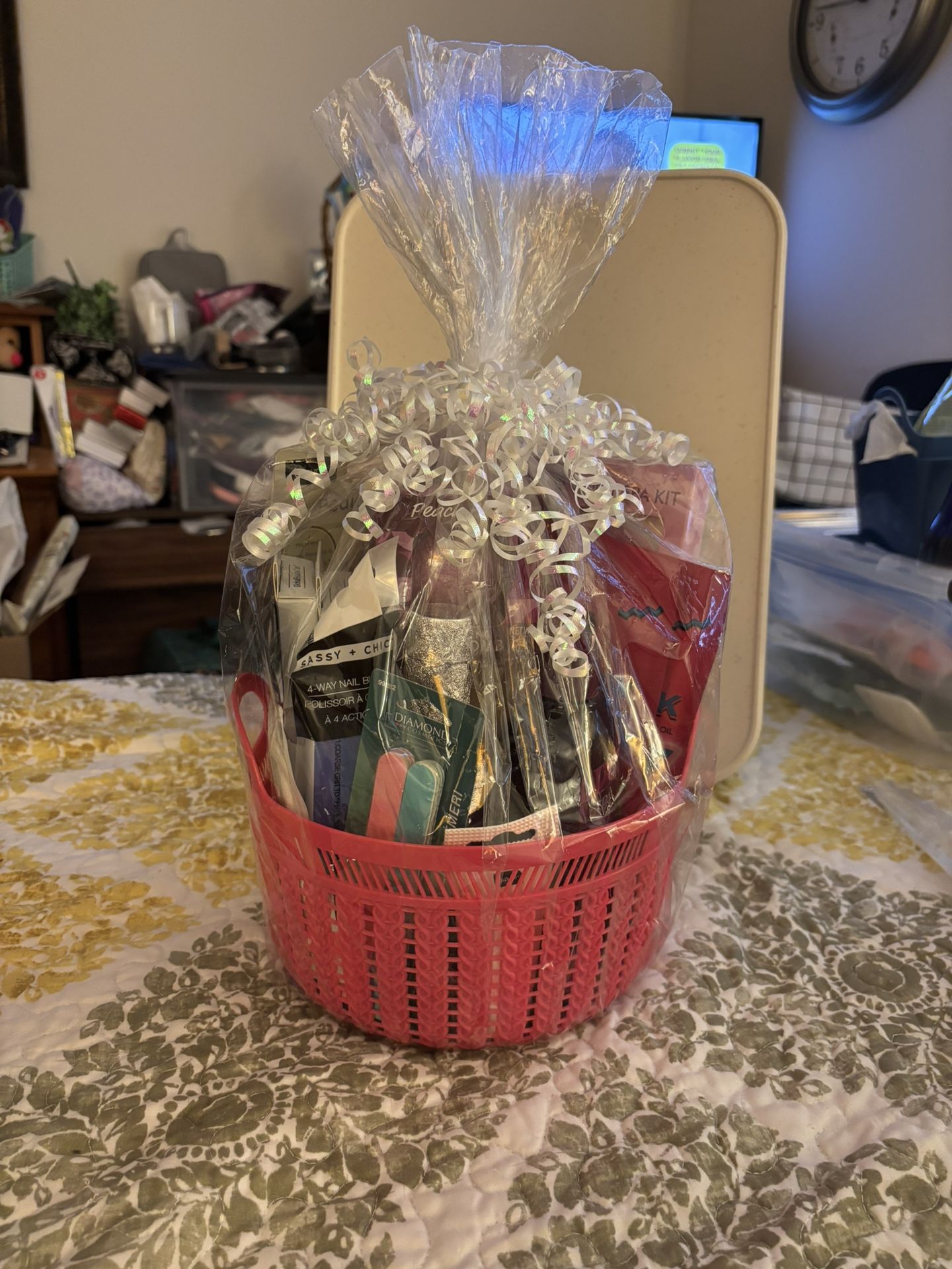 Spa Gift Basket ( 16 Piece Set) Peach Berry Scent
