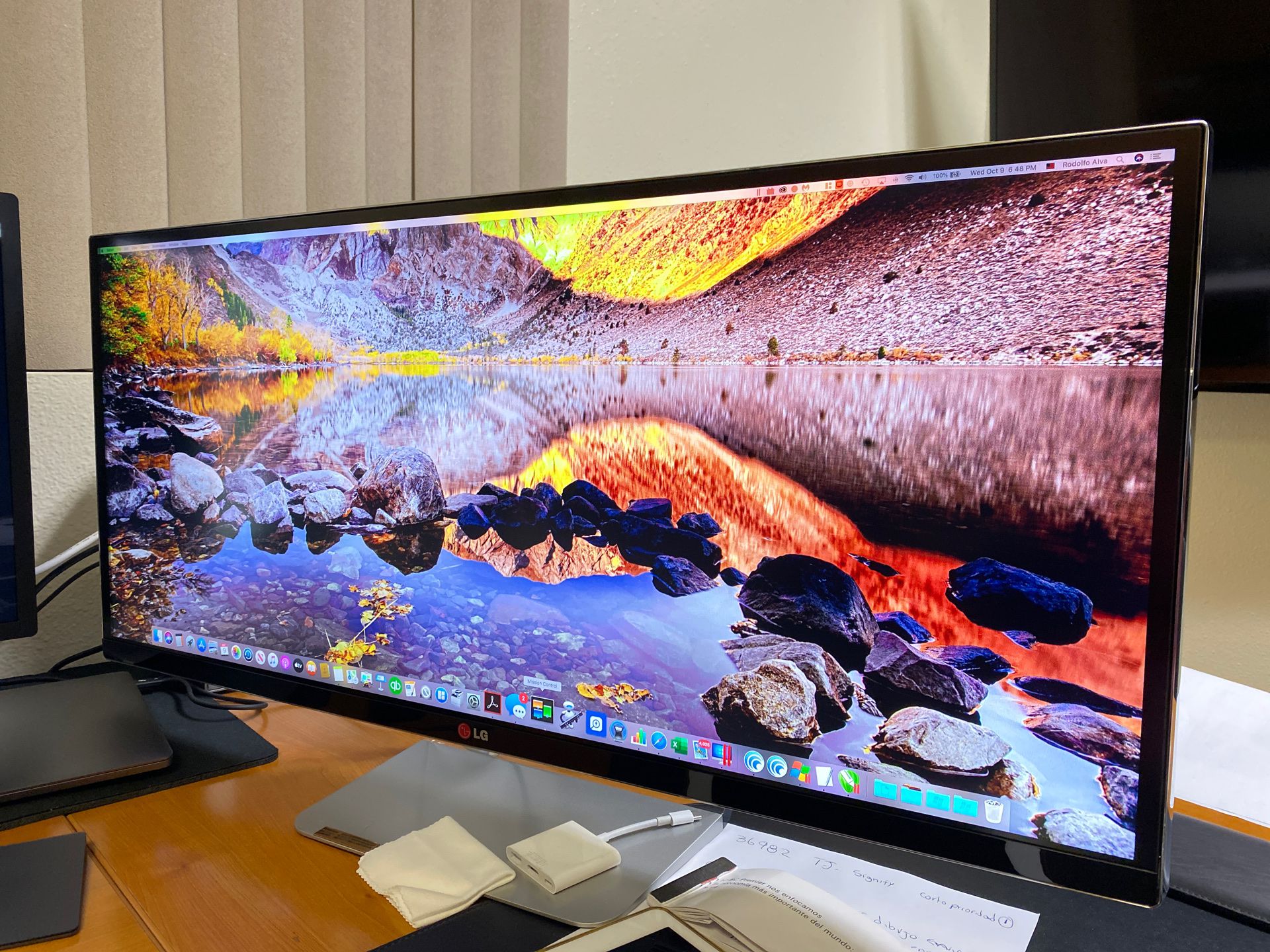Beautiful 32 inch LG monitor running on a MacBook Pro model 34UM95