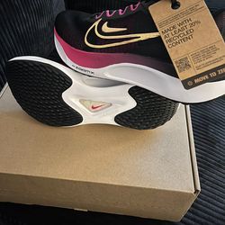 WMNS ZOOM FLY 5 Nikes