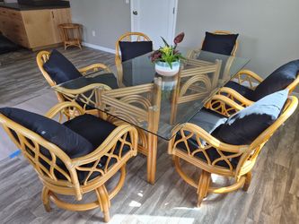 Gorgeous table with bounce/swivel chairs