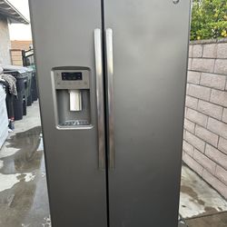 GE Side By Side Refrigerator 