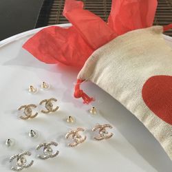 BEAUTIFUL DESIGNER STYLE EARRINGS