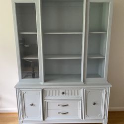 China Cabinet / Hutch