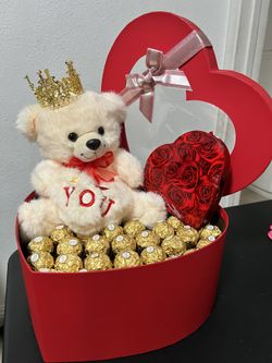 Valentines Day Arrangement Large Heart Box