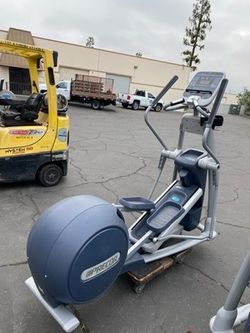 Precor 576 EFX Elliptical ( Delivery Included)