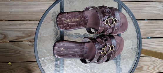 Easy spirit brown sandals