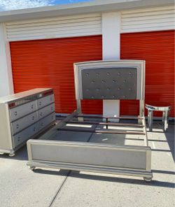 Silver Queen Glam Queen Bedroom Furniture Dresser Set