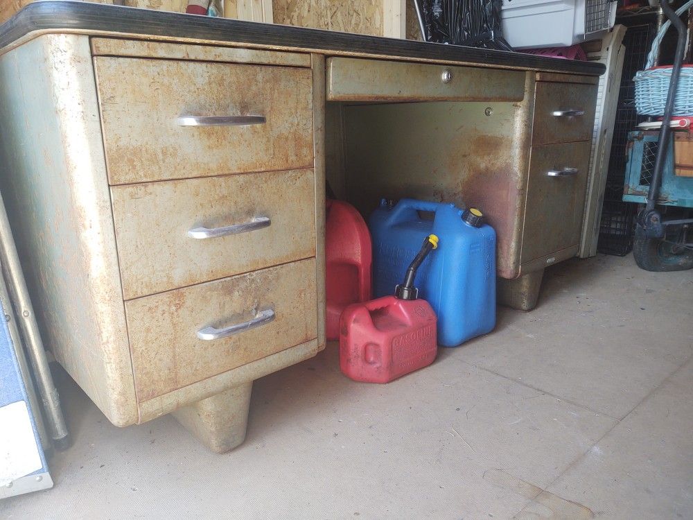 Tanker Desk