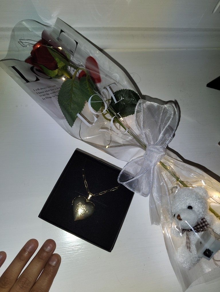 Artificial Rose With Heart Locket Necklace. Can Put Pictures In Necklace