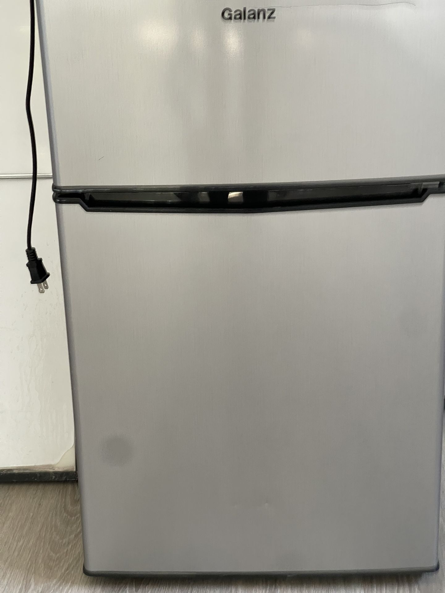 Galanz Mini Fridge