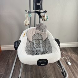 Graco Duo Connect Lx Bouncer and Swing