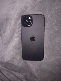 *BRAND NEW *with box 128 GB iPhone 15 (BLACK)