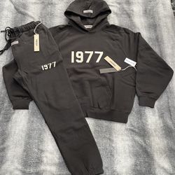 Fear of God Essentials 1977 Iron 2 Piece Set FW22 in Small