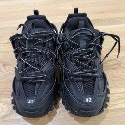 Balenciaga Tracks Size 42/9