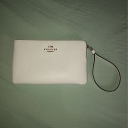 Brand New Coach Large Zip Wristlet