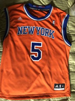NY Knicks Jersey M