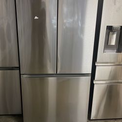 New Open Box 32”inch French Door Refrigerator 