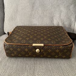 Louis Vuitton Abbesses Messenger Bag Monogram Canvas