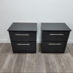 Two Nightstand // Dos Mesitas De Noche 