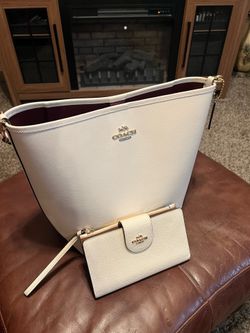 Coach purse and wallet