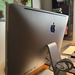 Apple iMac 21.5-inch (Mid 2011) - 16GB RAM, 1TB SSD, macOS High Sierran