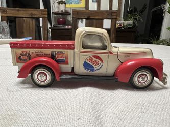 Pepsi-Cola Ford Pickup Delivery Truck 1940 Diecast Metal Golden Wheel