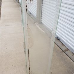 Plastic bins for a slatted wall