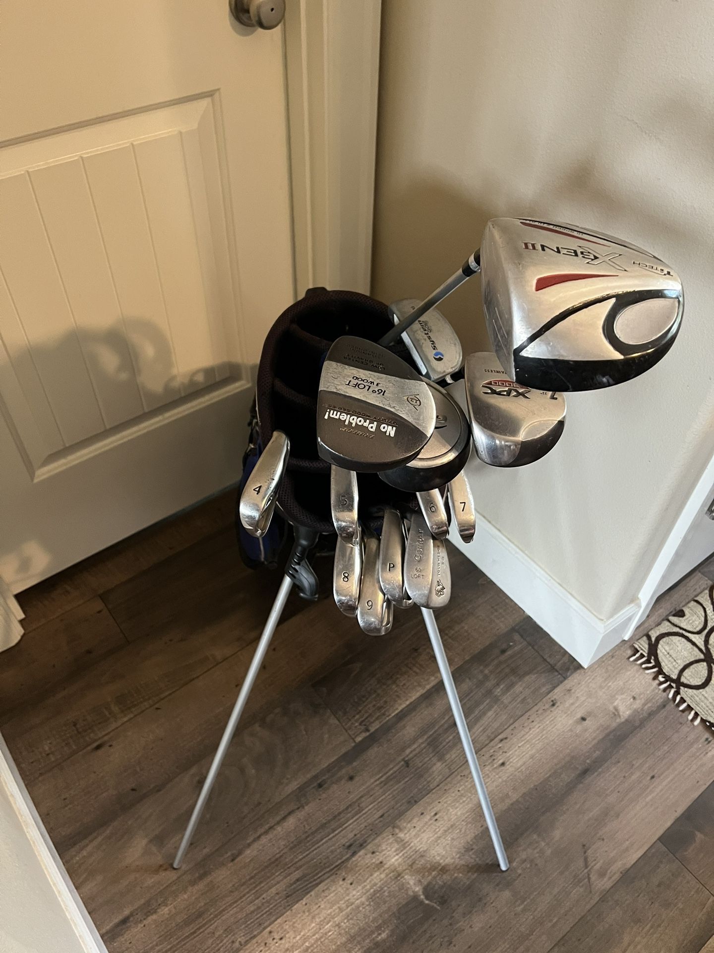 Complete Set of Men’s Golf Clubs with Bag for Sale in Portland, OR