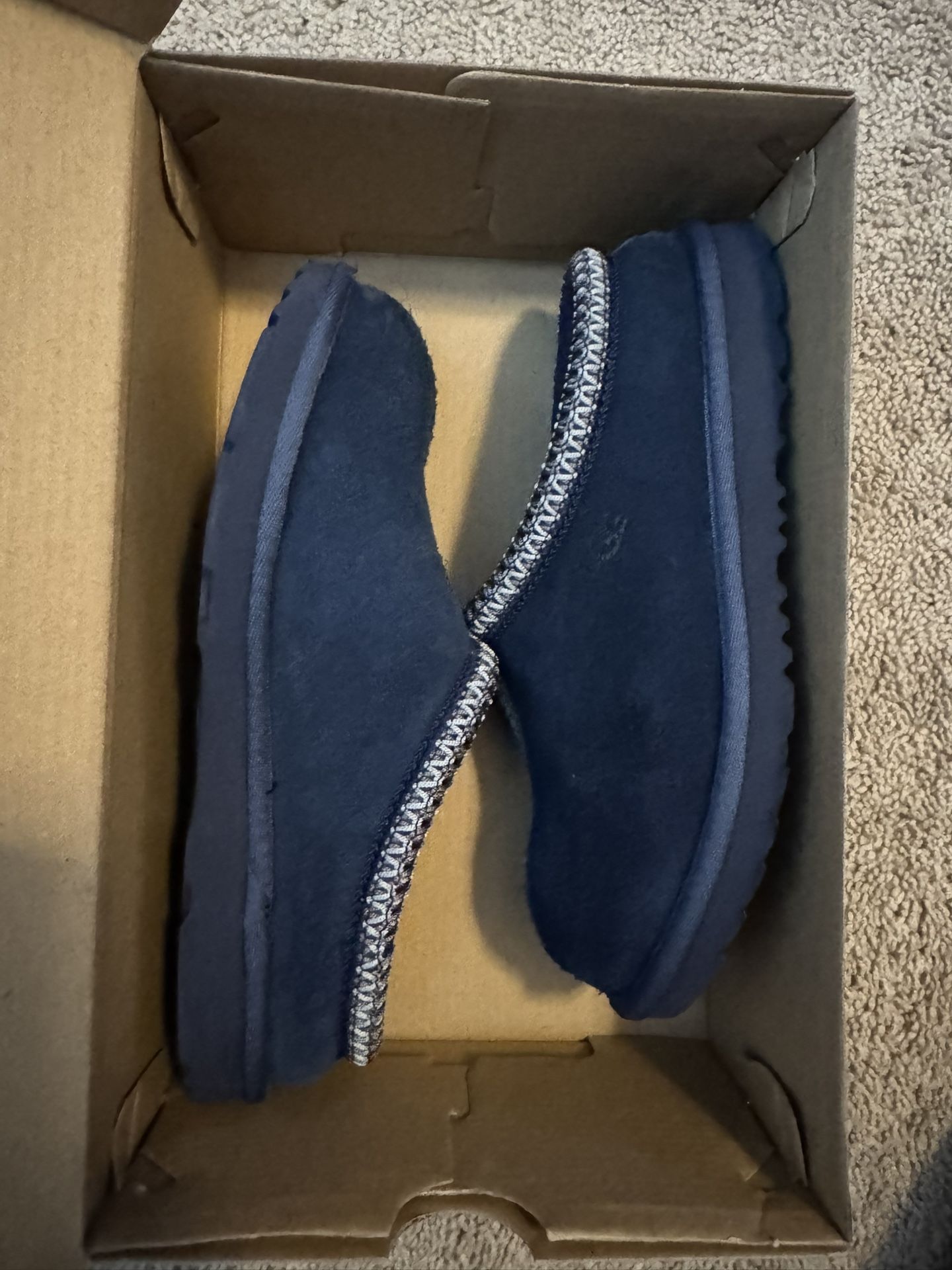 UGG Tazman Slipper - Navy - Size 5