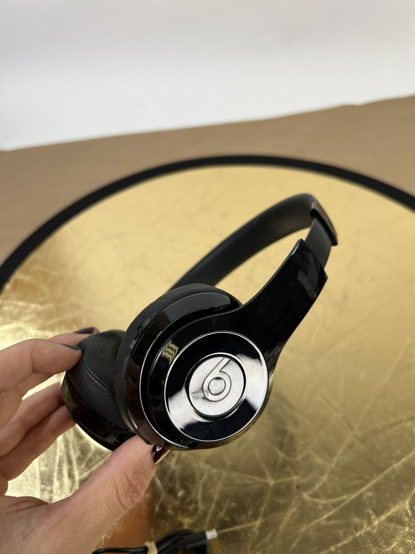 Tested Pre-owned Beats Solo3 Wireless Headphones A1796 Glossy Black - With Charging Cable