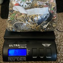 Bag Of Miscellaneous Jewelry Mostly All Good Costume