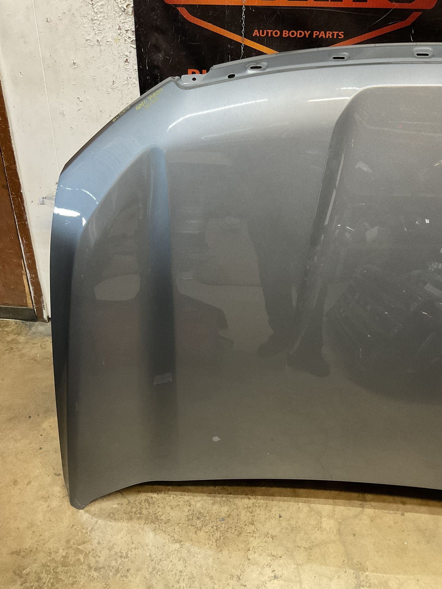 GMC YUKON 2021-2024 HOOD OEM