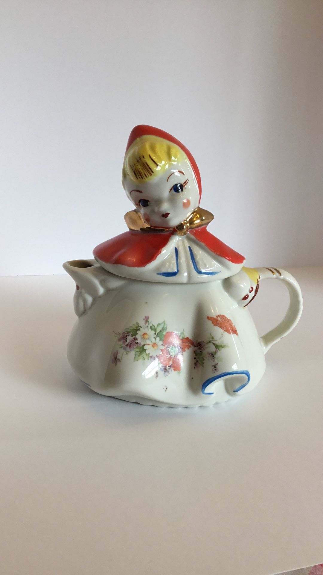 Perfect Christmas Gift Hull Teapot Little Red Riding Hood Original  Vintage Teapot 1940s Kitchen Ware