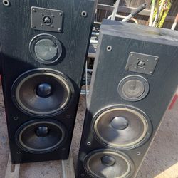 KLH Tower Speakers (AV-55)